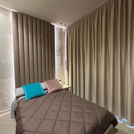 Tropicana Room Caserta Eksteriør bilde